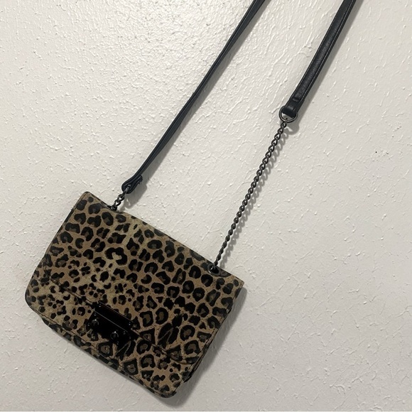 Art Class Small Shoulder Cheetah Print Purse - Picture 2 of 8